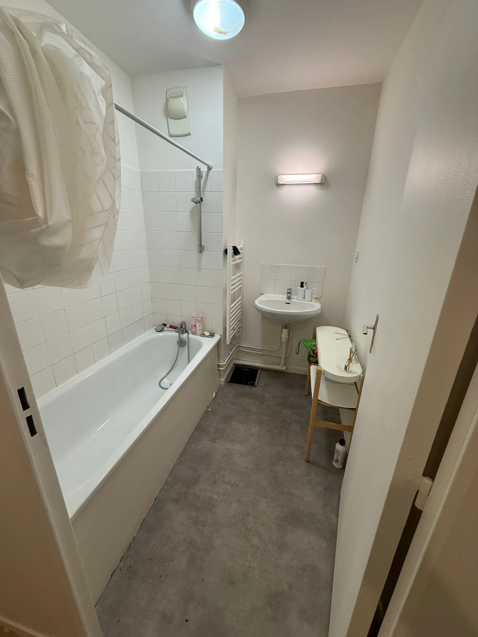 Avant rénovation — salle de bain